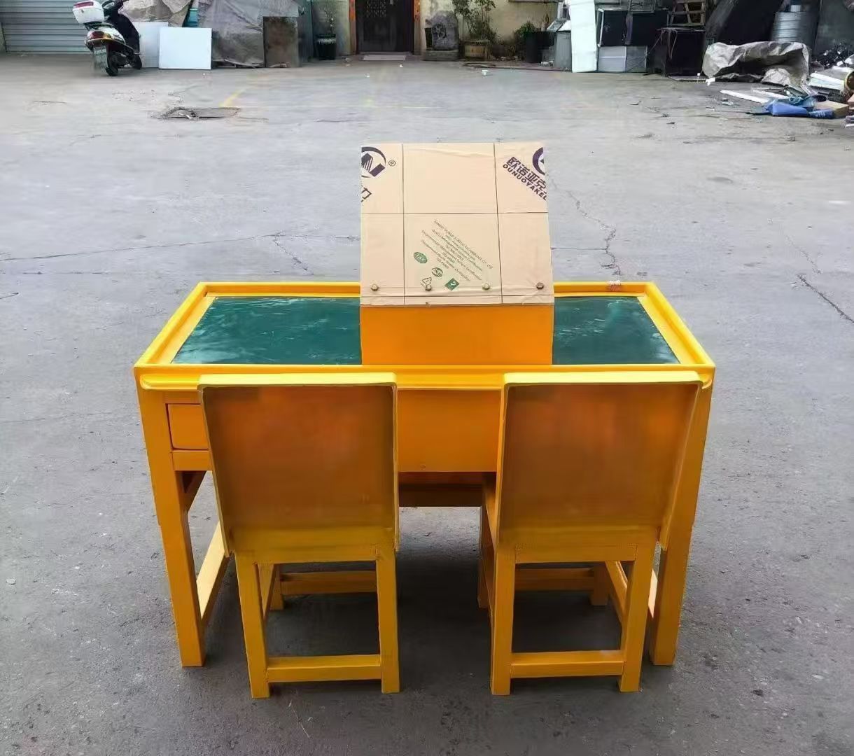 双桥防静电导通桌井下煤矿火工品发放桌：危险品流转的安全守护者